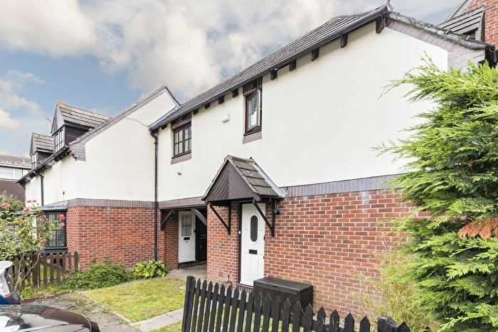 1 Bedroom Property To Rent In Archer Close, Kingston Upon Thames, KT2