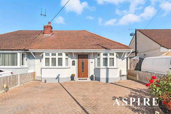 3 Bedroom Semi-Detached House For Sale In Video Presentation Inside - Gifford Road, Benfleet, SS7