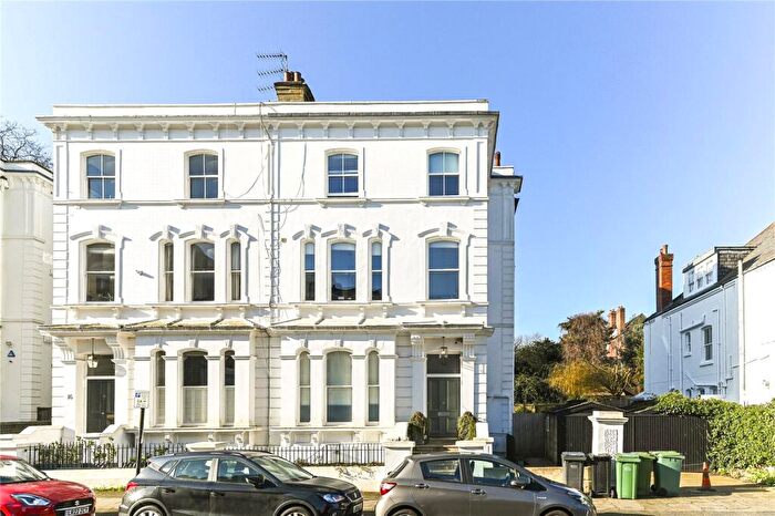 2 Bedroom Apartment To Rent In Hampstead Hill Gardens, London, NW3