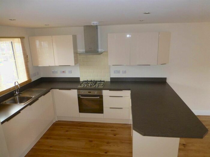 2 Bedroom Detached House To Rent In Old Mold Road, Gwersyllt, Wrexham, LL11