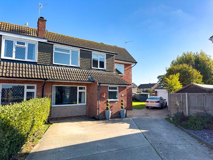 4 Bedroom Semi-Detached House For Sale In Derwent Grove, Felpham, PO22