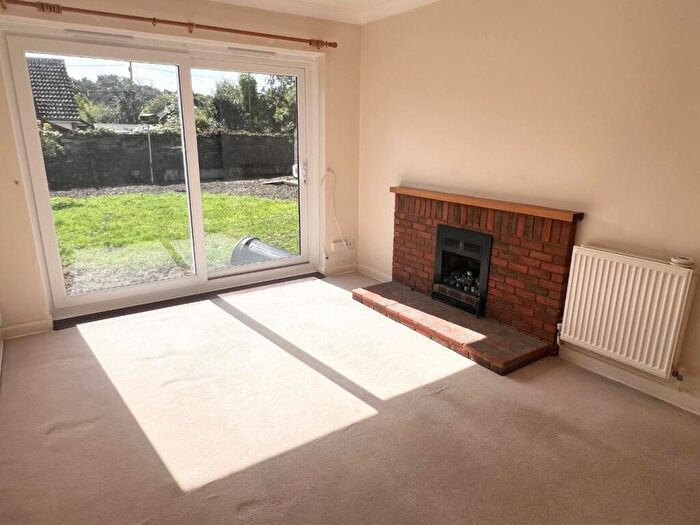 2 Bedroom Bungalow For Sale In Blackfield Road, Fawley, Southampton, Hampshire, SO45
