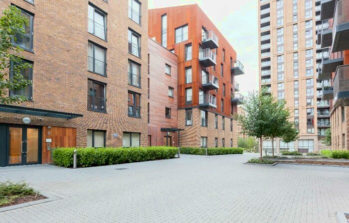 2 Bedroom Apartment To Rent In Whiting Way, London, SE16