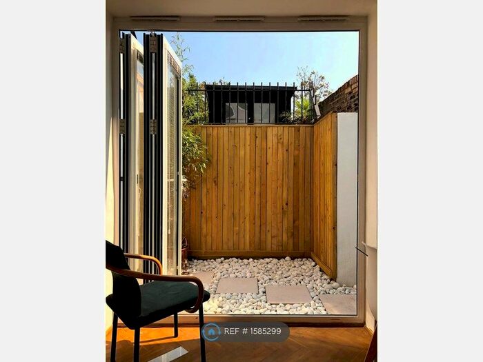 1 Bedroom Flat To Rent In High Road Leyton, East London, E10