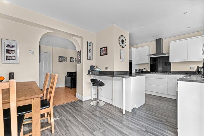 5 Bedroom Terraced House For Sale In Western Avenue, Egham, TW20