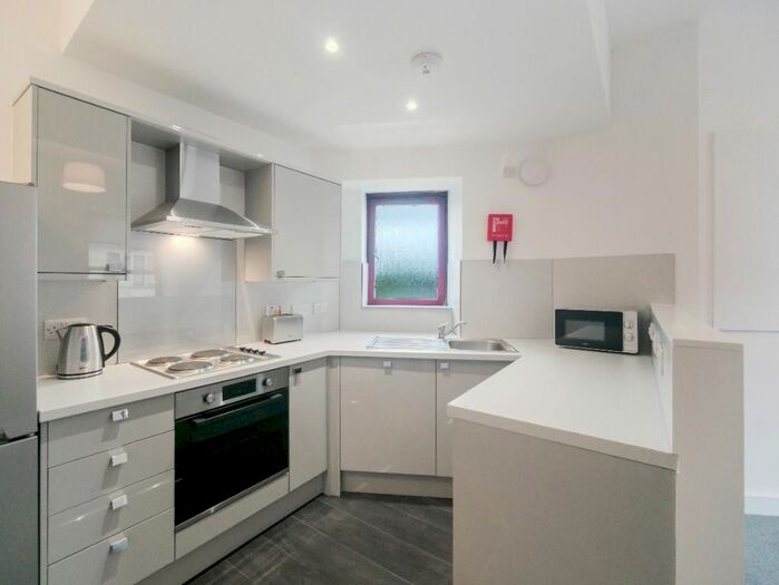 2 Bedroom Flat To Rent In Dumbarton Road, Partick, Glasgow, G11