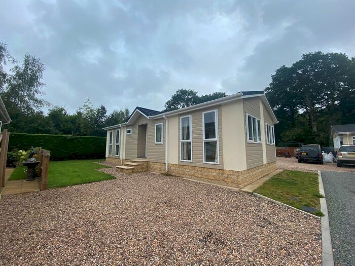 2 Bedroom Mobile/park Home For Sale In Oxford Road, Princethorpe, Rugby, CV23