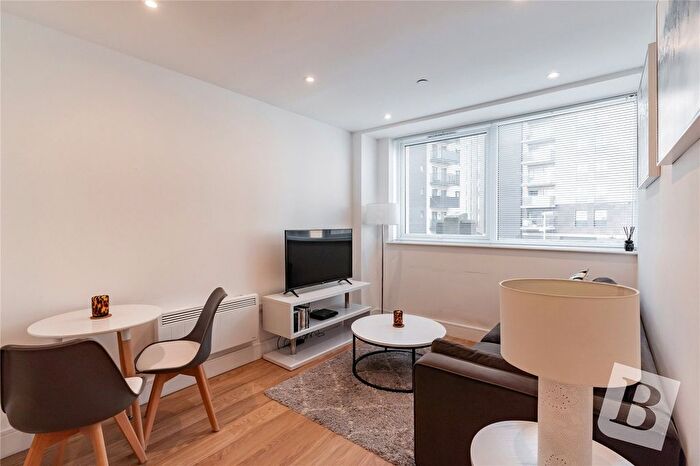 1 Bedroom Flat For Sale In South Street, Romford, RM1