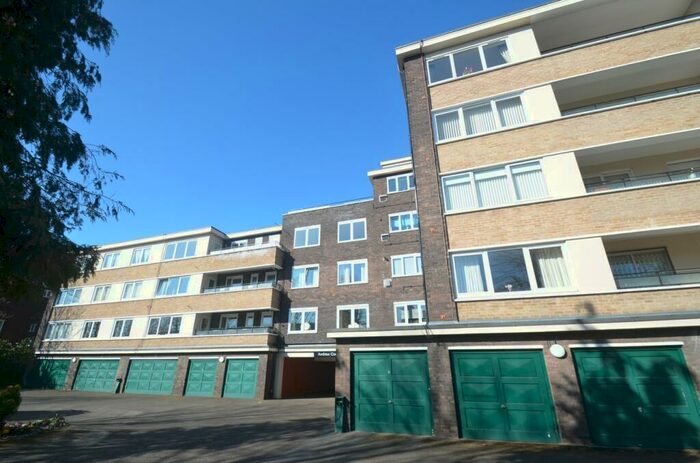 2 Bedroom Flat To Rent In Wickham Road, Beckenham, BR3