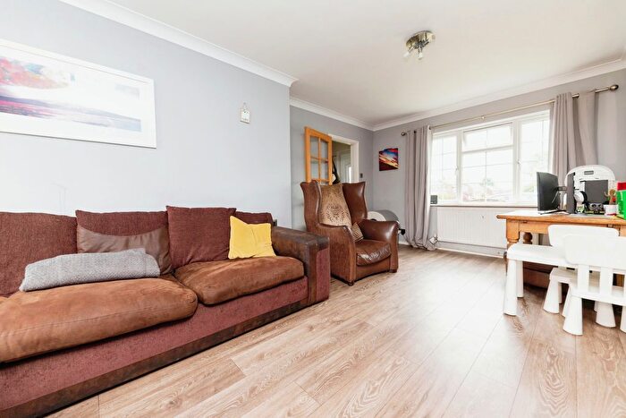 2 Bedroom Detached House For Sale In River Mead, Hitchin, North Hertfordshire, SG5