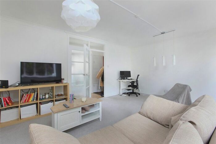 2 Bedroom Flat To Rent In Sudbrooke Road, Clapham South, London, SW12