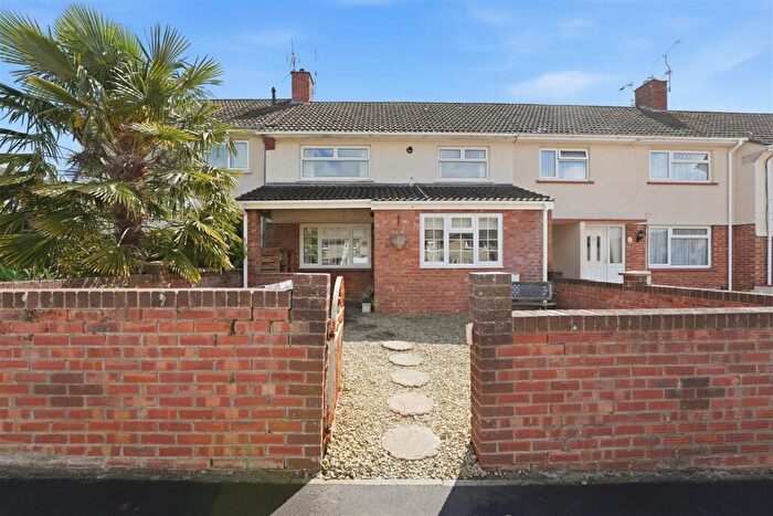 3 Bedroom Terraced House For Sale In Lincoln Close, Keynsham, BS31