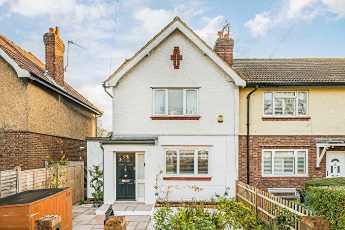 3 Bedroom Property For Sale In Thompson Avenue, Kew, TW9