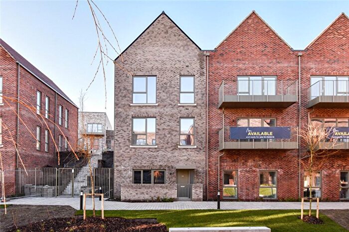 2 Bedroom Apartment To Rent In Bragg Way, Cambridge, CB5