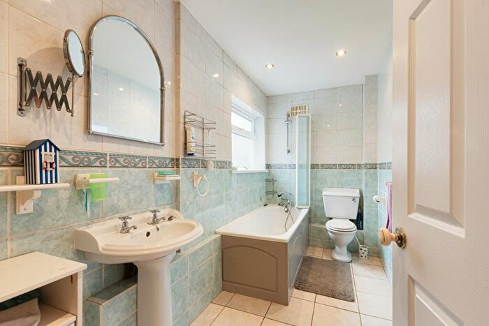 2 Bedroom Semi-Detached Bungalow For Sale In Blendon Road, Bexley, DA5