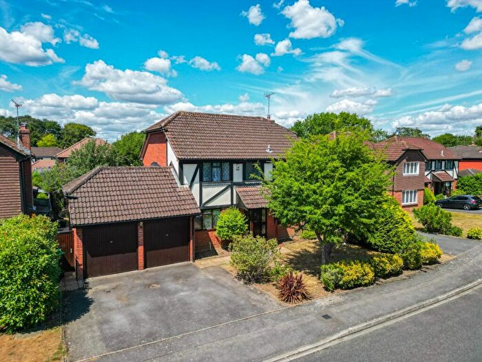 4 Bedroom Detached House To Rent In High Tree Drive, Earley, Reading, Berkshire, RG6
