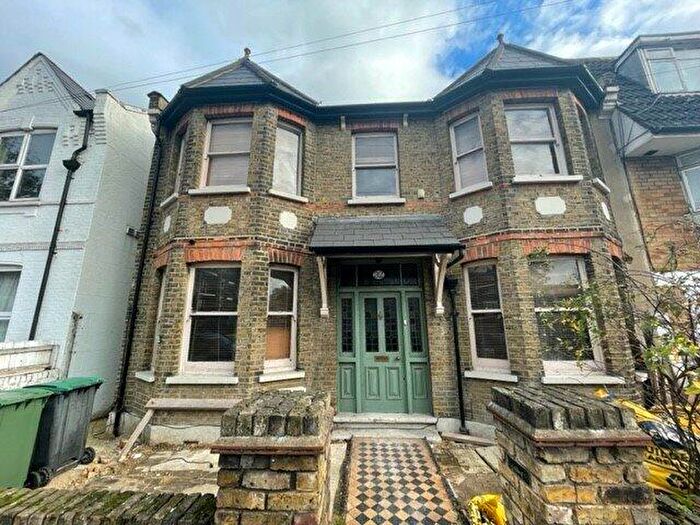Studio To Rent In Willoughby Lane, Tottenham, N17