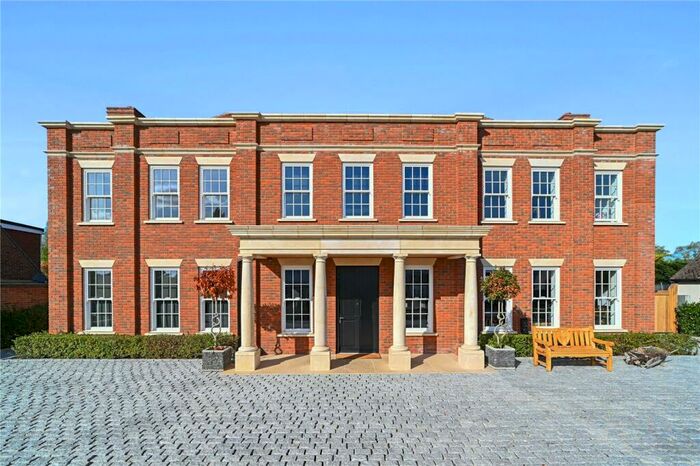 6 Bedroom Detached House To Rent In Glebe Road, Ramsden Bellhouse, Billericay, Essex, CM11