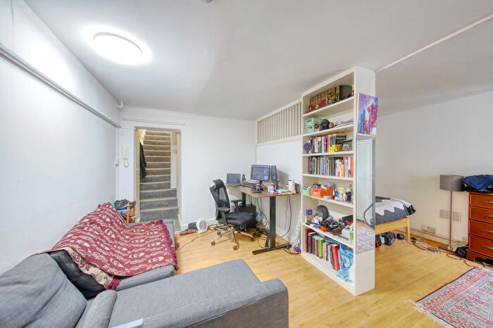 1 Bedroom Flat To Rent In Leinster Square, London, W2