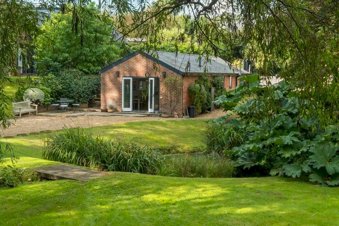 2 Bedroom Detached Bungalow To Rent In Horringford, Newport PO30