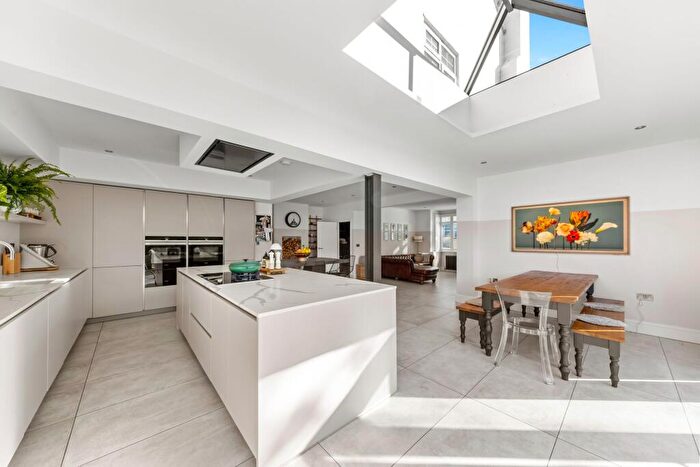 5 Bedroom Detached House For Sale In Crouch Lane, Winkfield, SL4