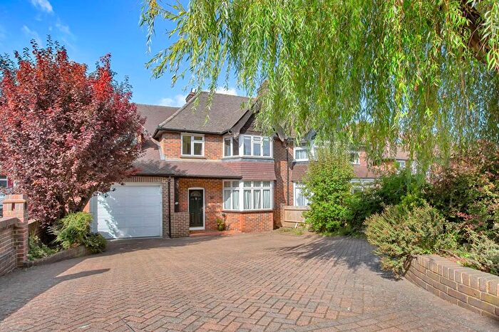 4 Bedroom Semi-Detached House For Sale In Farley Road, South Croydon, CR2