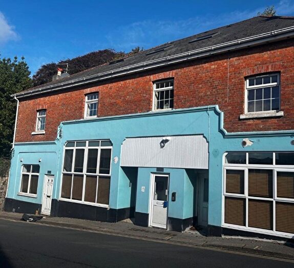 2 Bedroom Flat To Rent In Truro Road, St. Austell, PL25