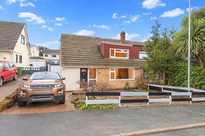 3 Bedroom Semi-Detached Bungalow For Sale In Lansdowne, Sebastopol, NP4