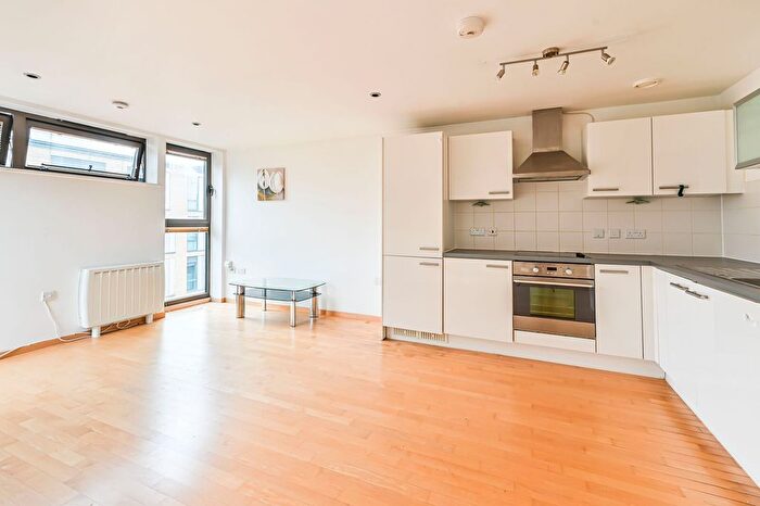 2 Bedroom Flat To Rent In Petergate, Battersea, London, SW11