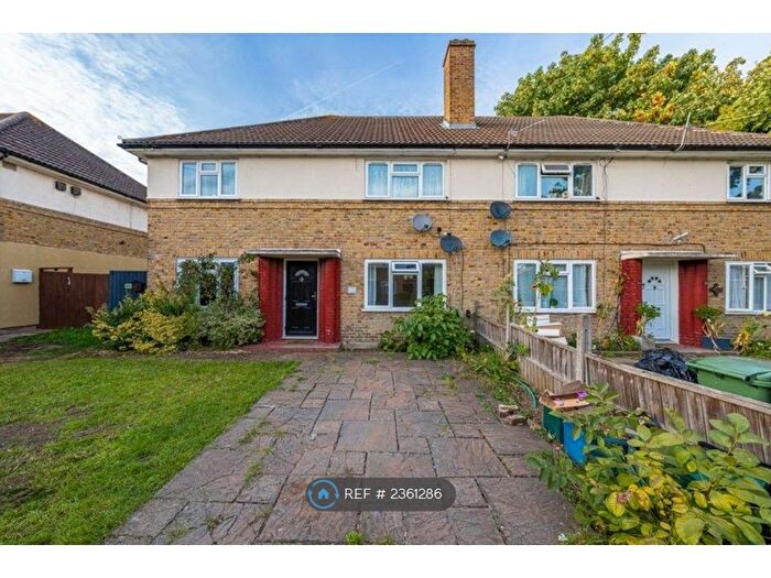 2 Bedroom Maisonette To Rent In Kennet Road, Isleworth, TW7