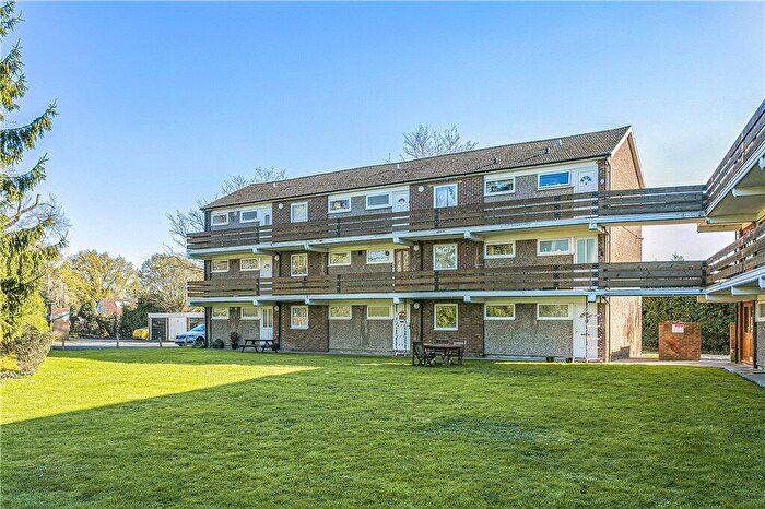 1 Bedroom Apartment To Rent In New Court, Addlestone, Surrey, KT15