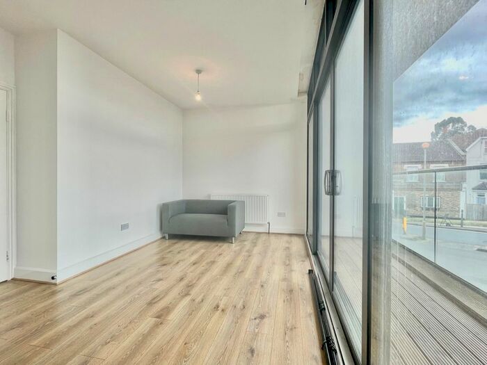 1 Bedroom Flat To Rent In Caxton Road, London, SW19