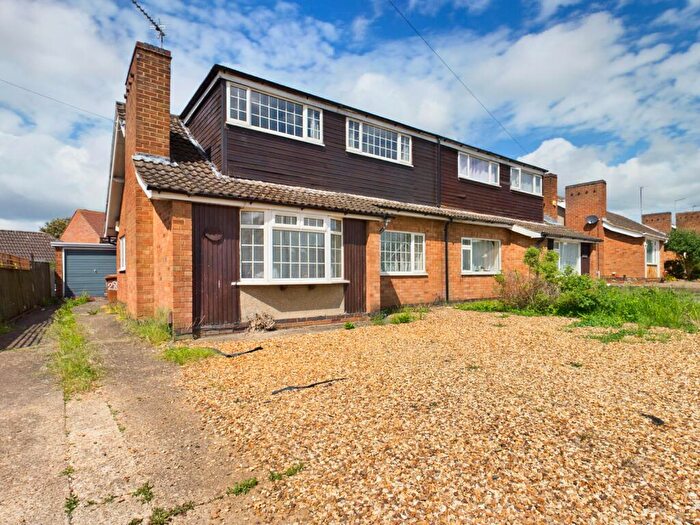 4 Bedroom Semi-Detached House To Rent In Eastern Avenue North, Kingsthorpe, Northampton, NN2