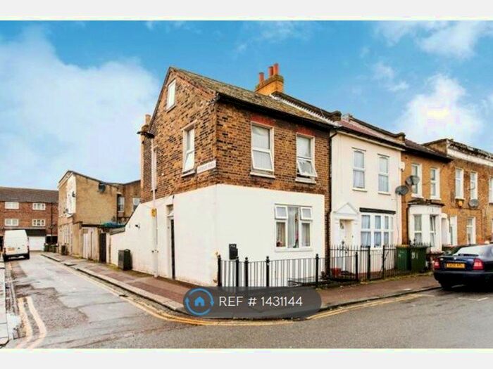 1 Bedroom Flat To Rent In Wellington Road, London, E7