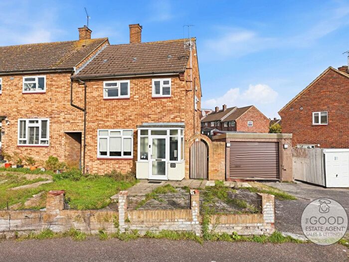 3 Bedroom End Terrace House For Sale In Hanson Drive, Loughton, IG10