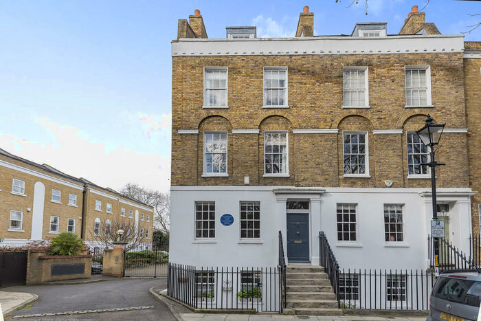 4 Bedroom Semi-Detached House To Rent In West Square, SE11