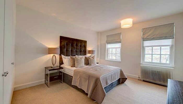 2 Bedroom Flat To Rent In Fulham Road, Pelham Court, SW3