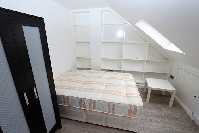 1 Bedroom Flat To Rent In Wanstead Lane, Ilford, Ilford, IG1