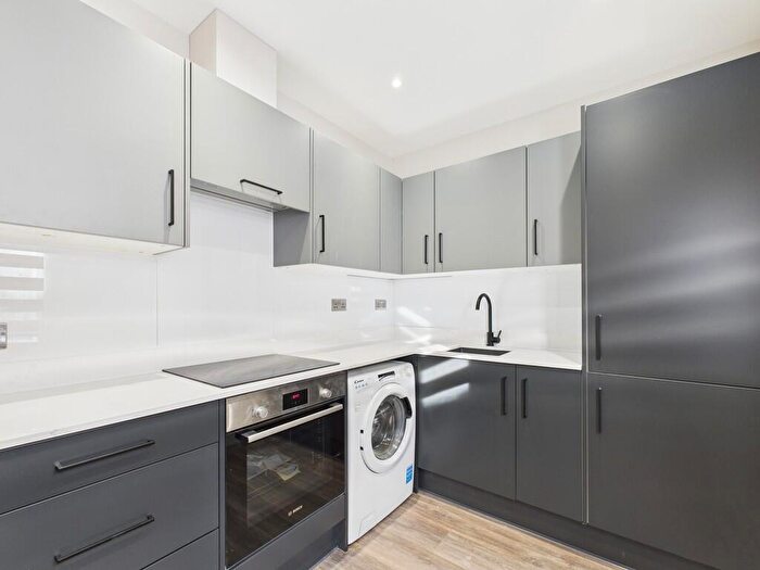 1 Bedroom Apartment To Rent In , Catherine Court, RH15