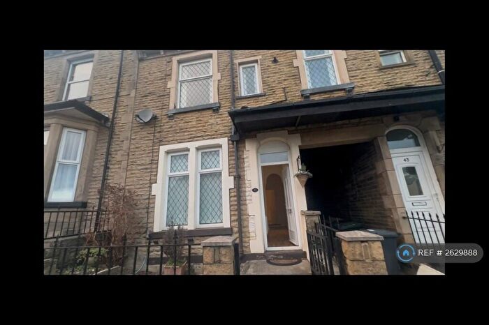 3 Bedroom Terraced House To Rent In Charnwood Road, Bradford, BD2