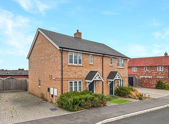 2 Bedroom Semi-Detached House For Sale In Howells Way, Hardwick, CB23