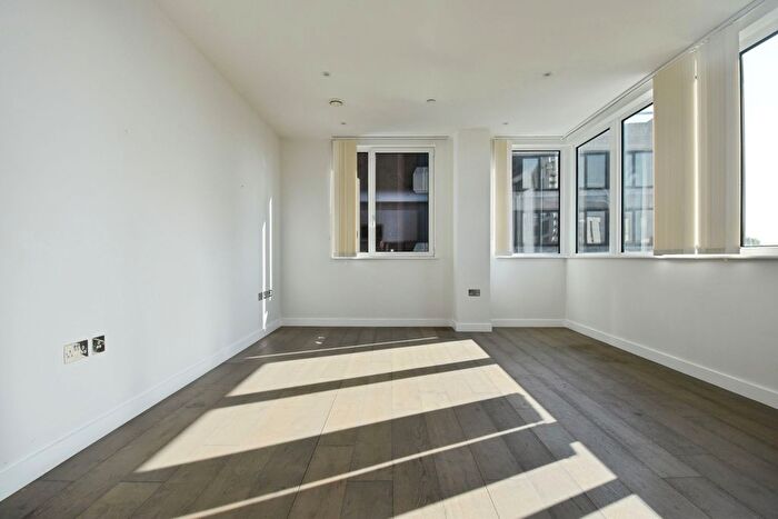 2 Bedroom Flat To Rent In High Street, Bromley, BR1