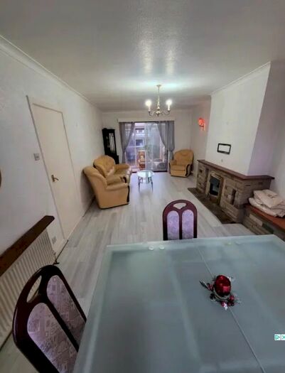 3 Bedroom Semi-Detached House To Rent In Whalley Old Road, Blackburn, BB1