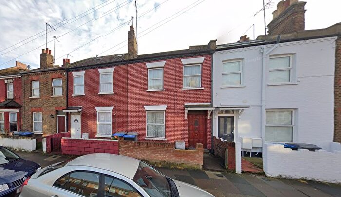 4 Bedroom Terraced House To Rent In Meyrick Road, London, NW10