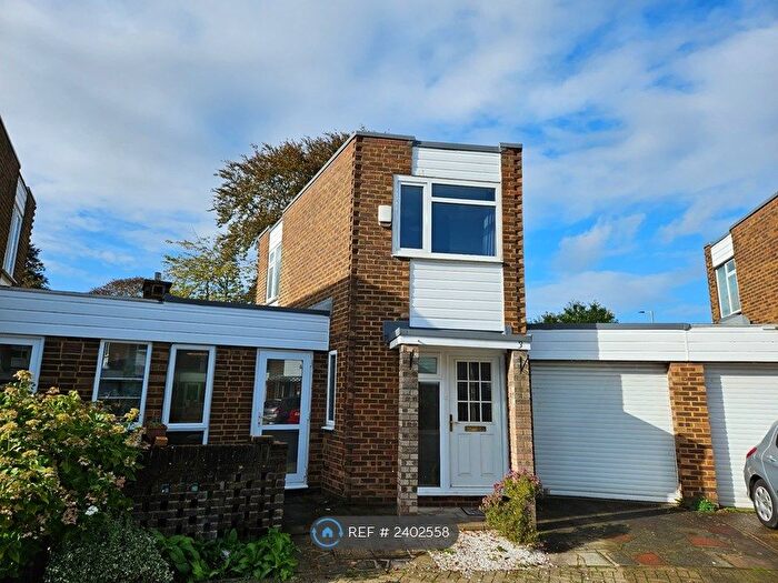 2 Bedroom Semi-Detached House To Rent In Ashdown Close, Beckenham, BR3