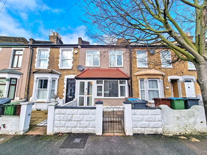 2 Bedroom Property To Rent In Ramsay Road, Forest Gate, E7