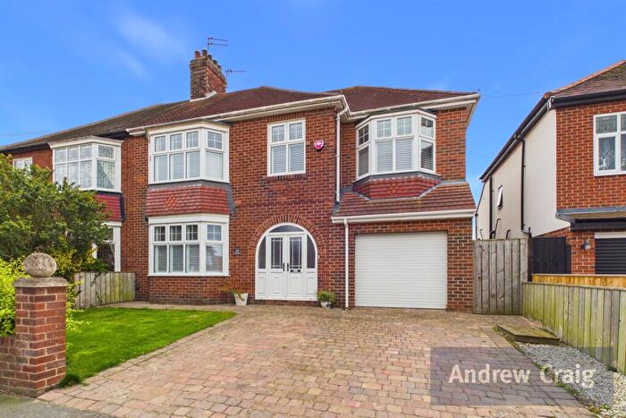 4 Bedroom Semi-Detached House For Sale In Meadow Laws, South Shields, NE34