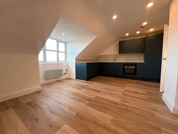 3 Bedroom Flat To Rent In Dorchester Road, Weymouth, DT4