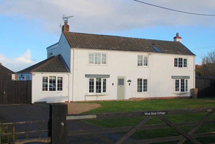 4 Bedroom Cottage For Sale In North Kelsey Moor, Market Rasen, LN7