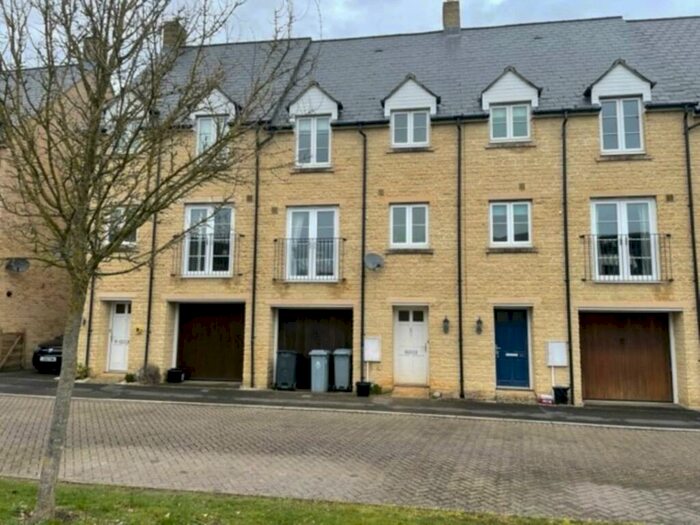 3 Bedroom Terraced House To Rent In Wilkinson Place, Witney, OX28